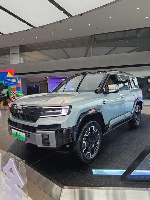 重庆192比亚迪方程豹硬派越野的爆款，英菲尼迪35周年与你共成长